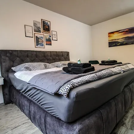 Chill Out Area, Sauna & Wirlpool, Grandiose Aussicht, Smart Tv, Grosse Terasse, Zentrum Nah Zell an der Mosel