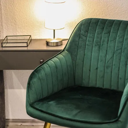 Chill Out Area, grandiose Aussicht, Hängematte, Smart TV, Netflix * Zell